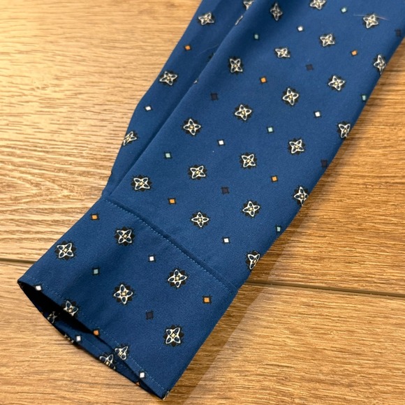 UNTUCKit Women's Natalie Button Front Shirt Blue Geometric Print 0 Classic - Picture 10 of 14